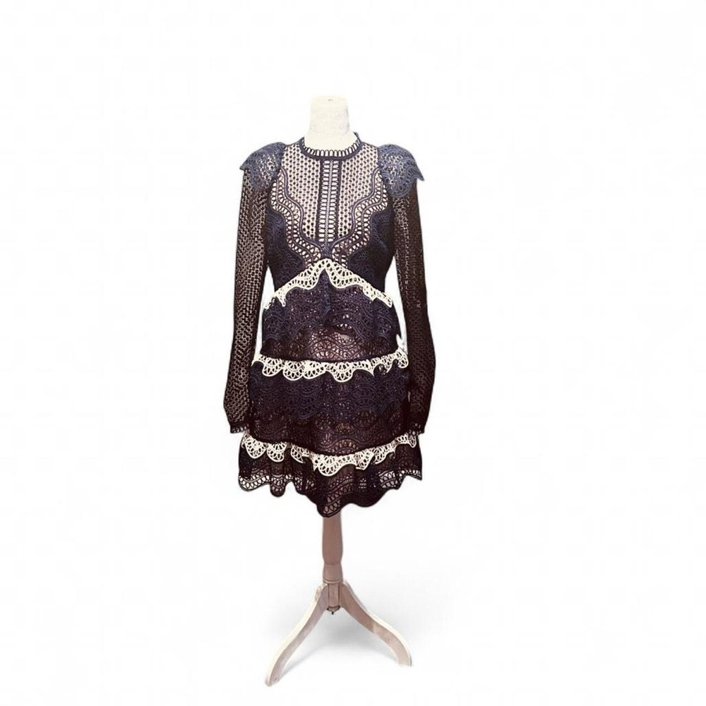 Chic Long Sleeve Lace Dress in Black and White